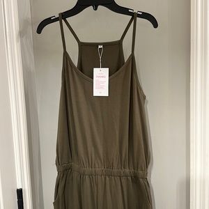 Olive jumper with pockets -M
